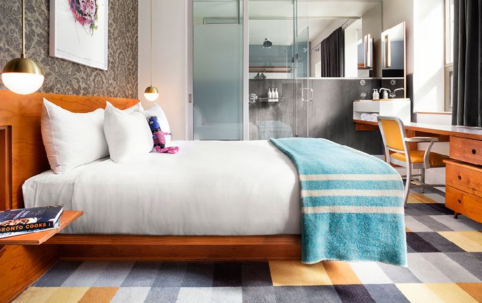 DRAKEHOTELROOM
